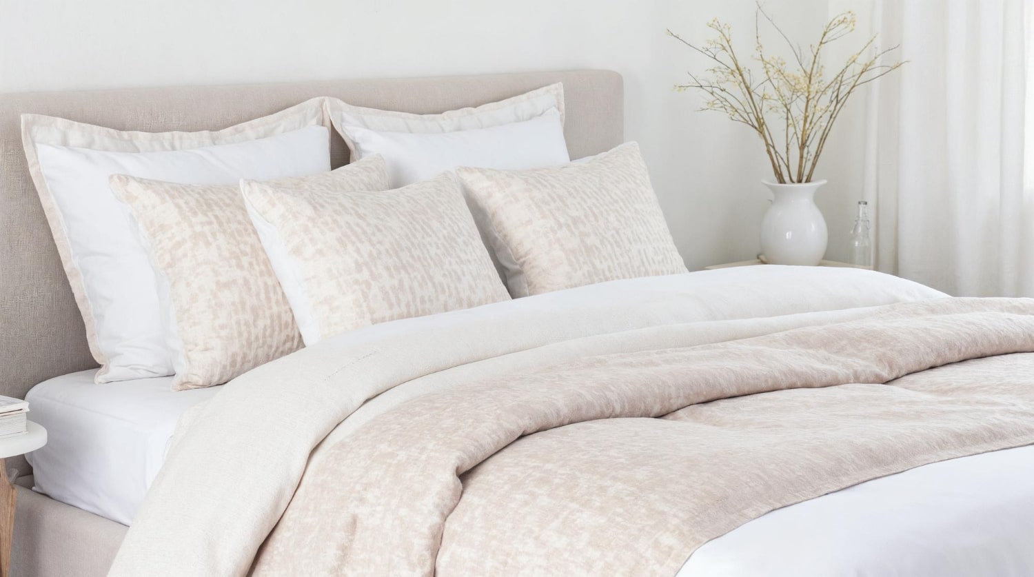 How to Create a Hotel-Like Bedroom at Home with Florid Mattress